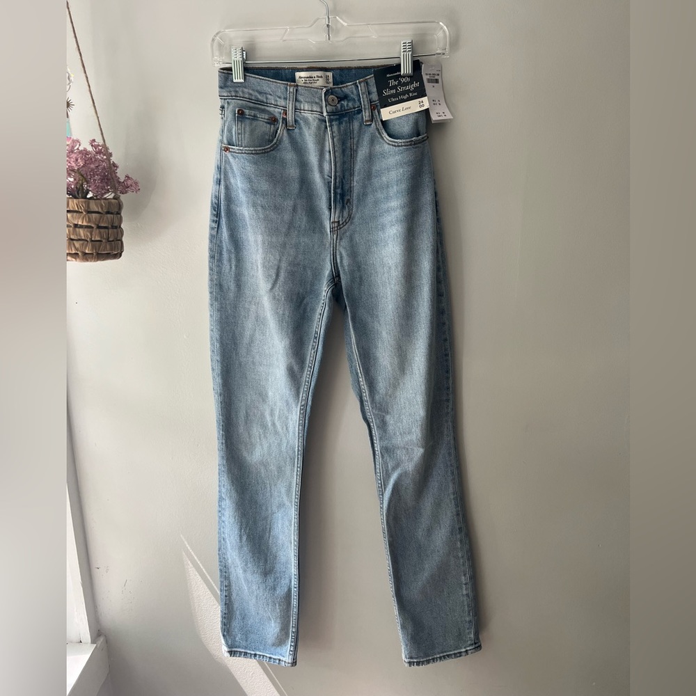 Abercrombie Straight Leg Jeans, never worn NWT